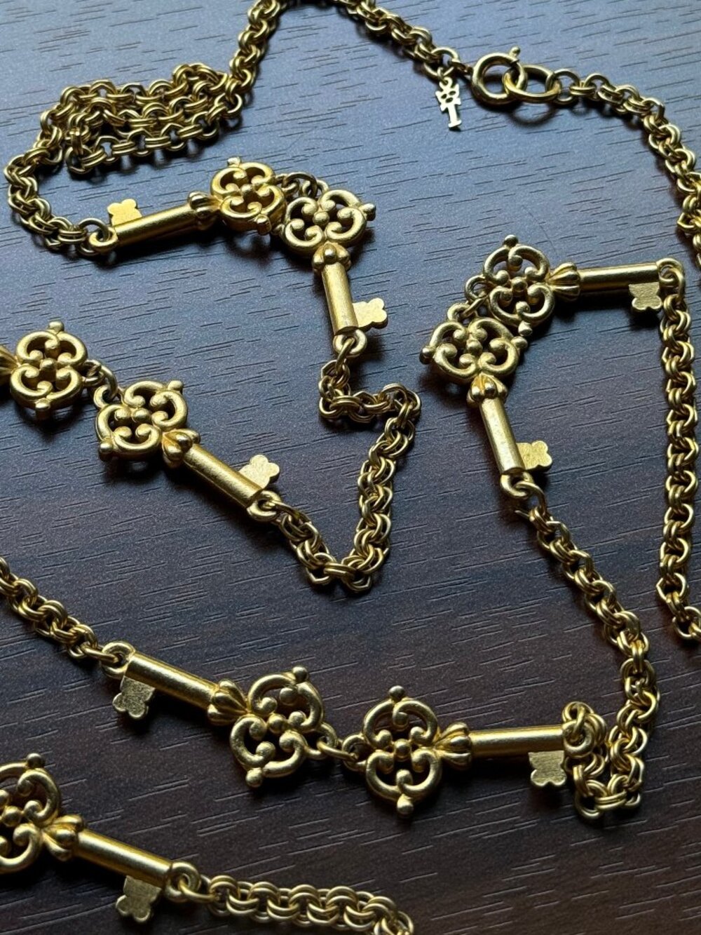 Rare Crown Trifari Keys Station Necklace 1950s - Picture 2 of 6